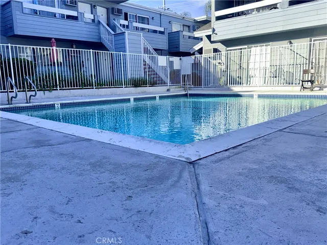 $342,500 | 20930 Parthenia Street, Unit 216, Canoga Park, CA 91304