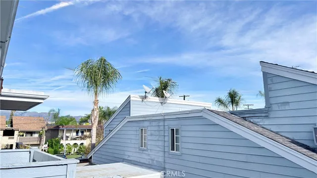 $342,500 | 20930 Parthenia Street, Unit 216, Canoga Park, CA 91304