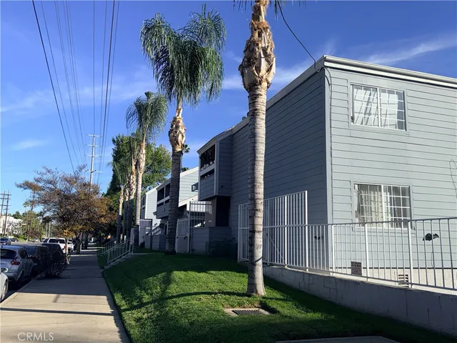$342,500 | 20930 Parthenia Street, Unit 216, Canoga Park, CA 91304