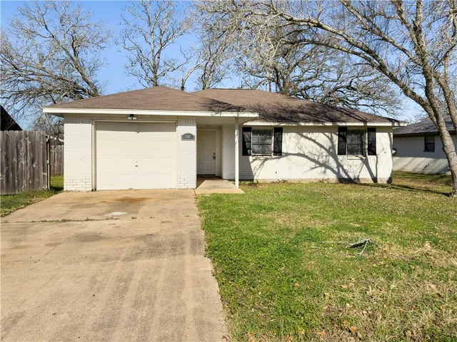$1,600 | 3003 Highwood Lane, Bryan, TX 77803