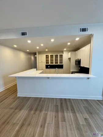 $329,000 | 345 West Parker Boulevard, Unit 105, Baton Rouge, LA 70808