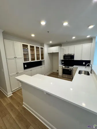 $329,000 | 345 West Parker Boulevard, Unit 105, Baton Rouge, LA 70808