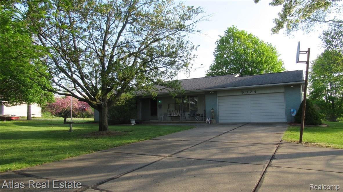 9374 South State Road Goodrich, MI 48438 - Photo 4 of 40 IMG_9248.JPG