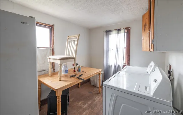 $270,000 | 273 State Highway 42, Dixon, MO 65459