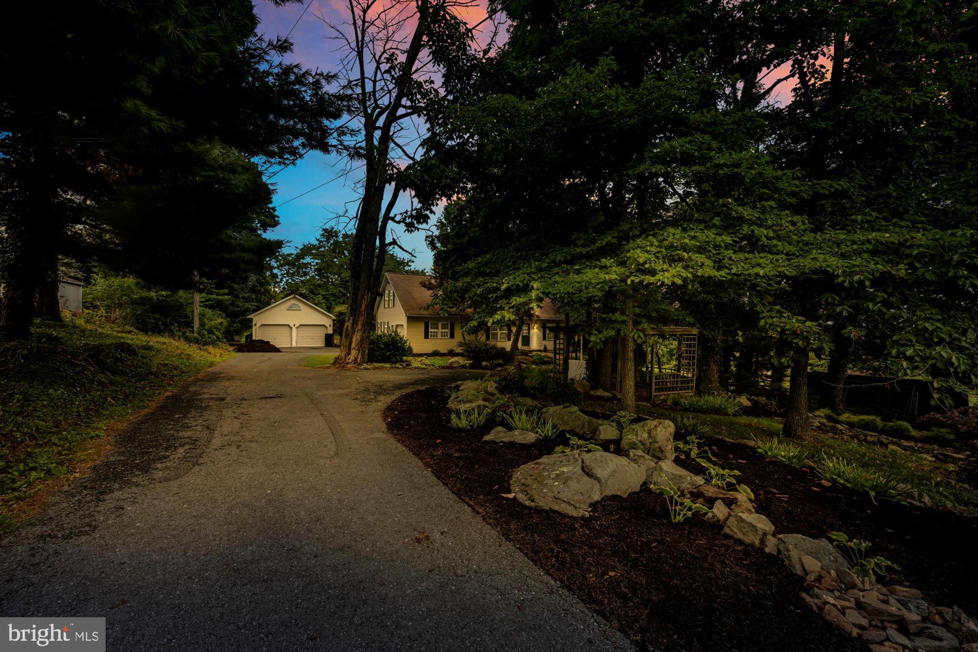 1163 Sportsman Road Robesonia, PA 19551 - Photo 9 of 55 Twilight