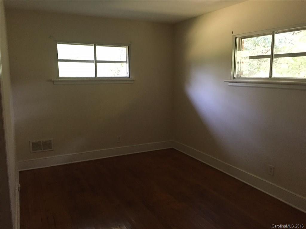 2524 Burkholder Road Charlotte, NC 28214 - Photo 8 of 9