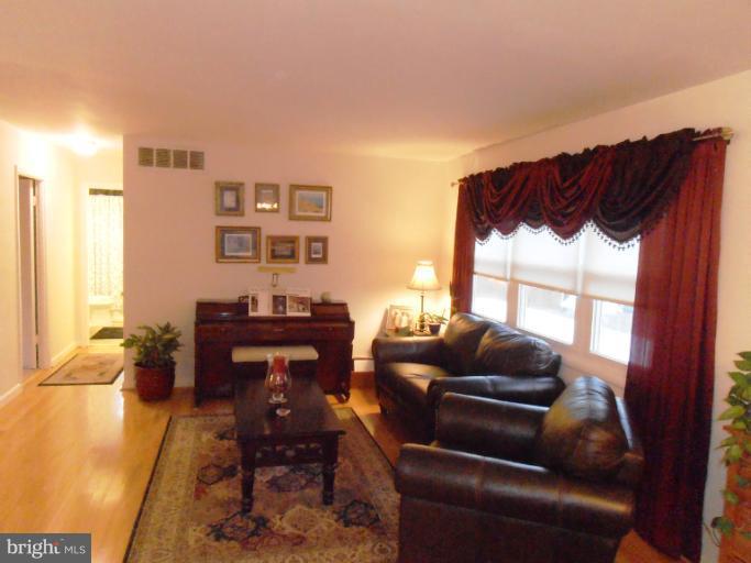 132 Embleton Road Owings Mills, MD 21117 - Photo 2 of 30 Gleaming hardwood flooring!