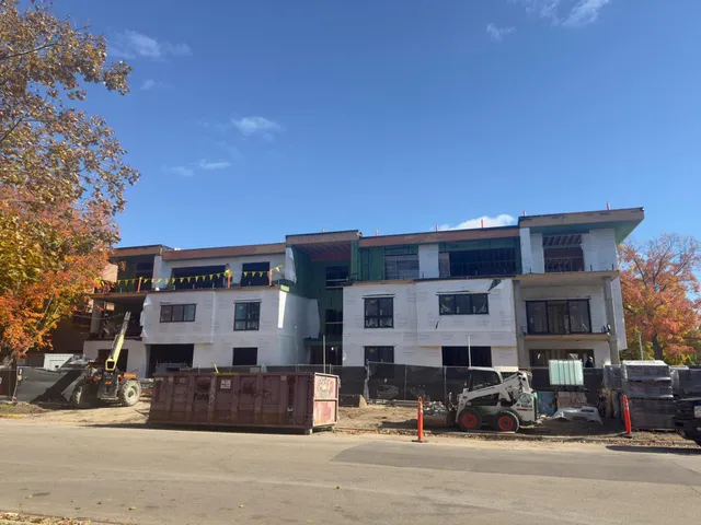 $2,695,000 | 150 Broadway Avenue South, Unit 2A, Wayzata, MN 55391