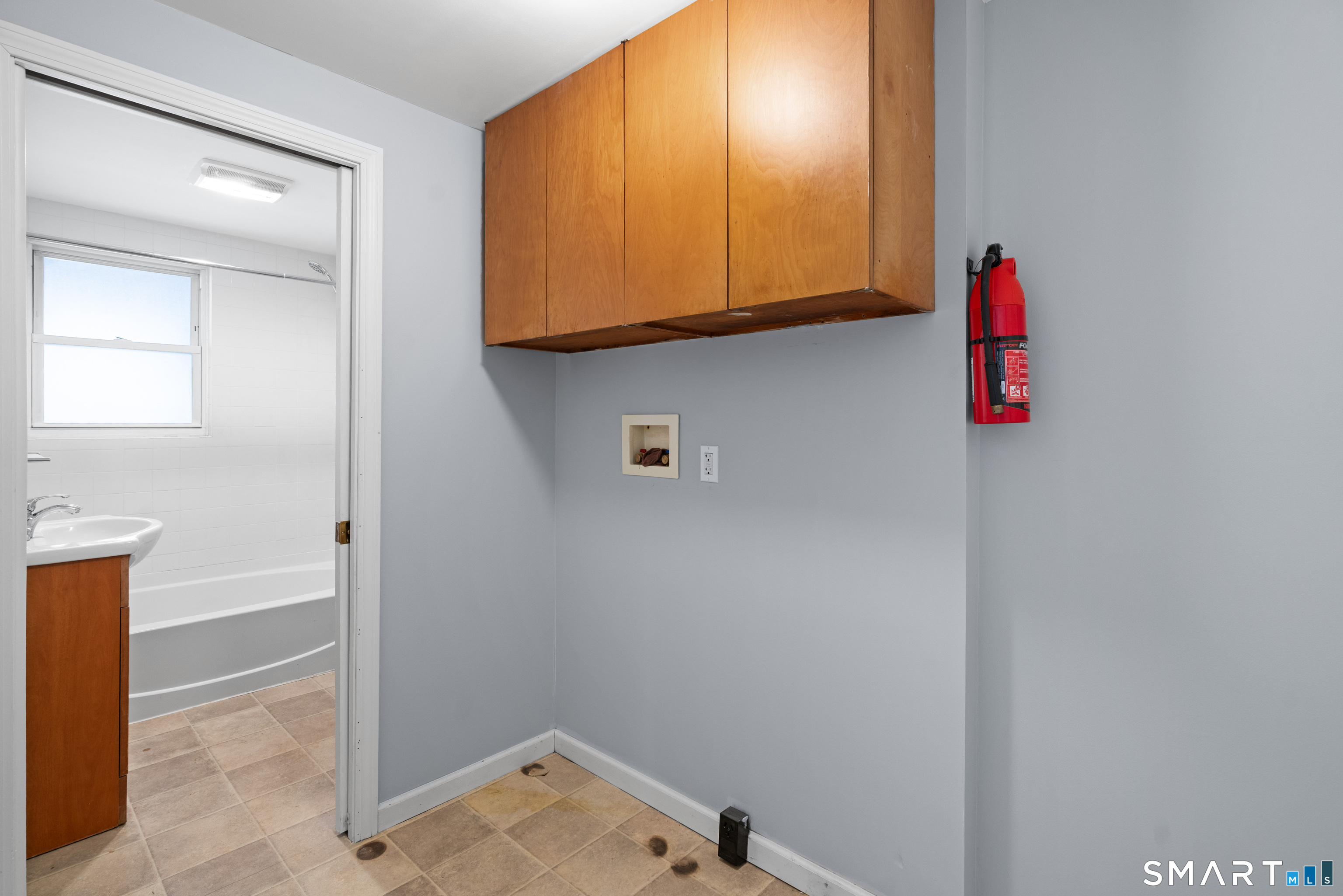 15 Summit Street Manchester, CT 06040 - Photo 14 of 34 Gallery Image 14