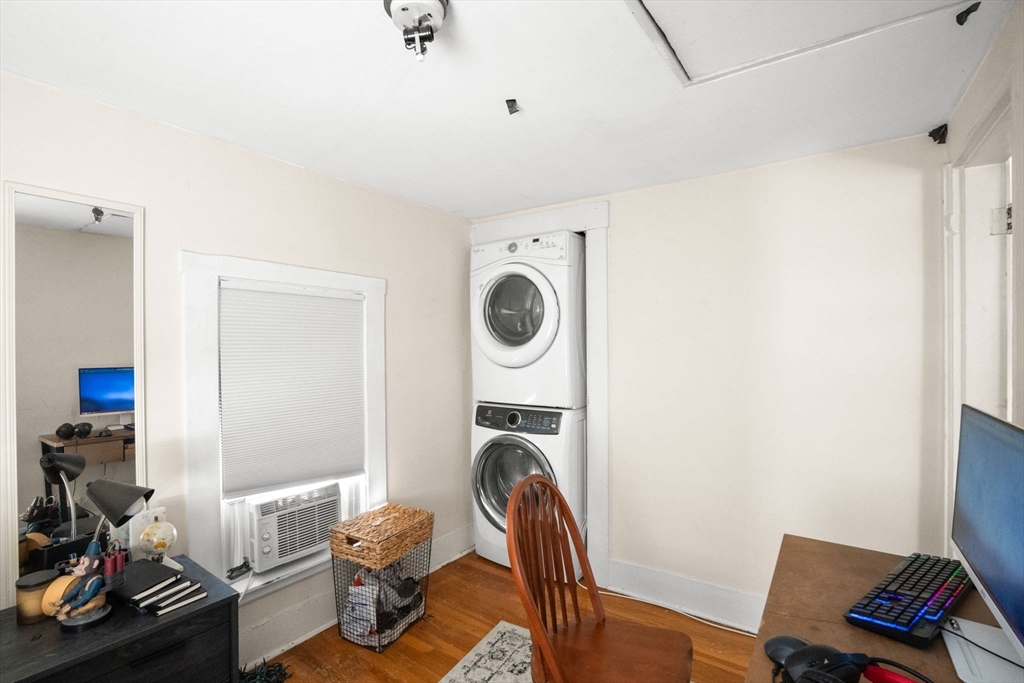 35 Middle Street Newton, MA 02458 - Photo 12 of 27