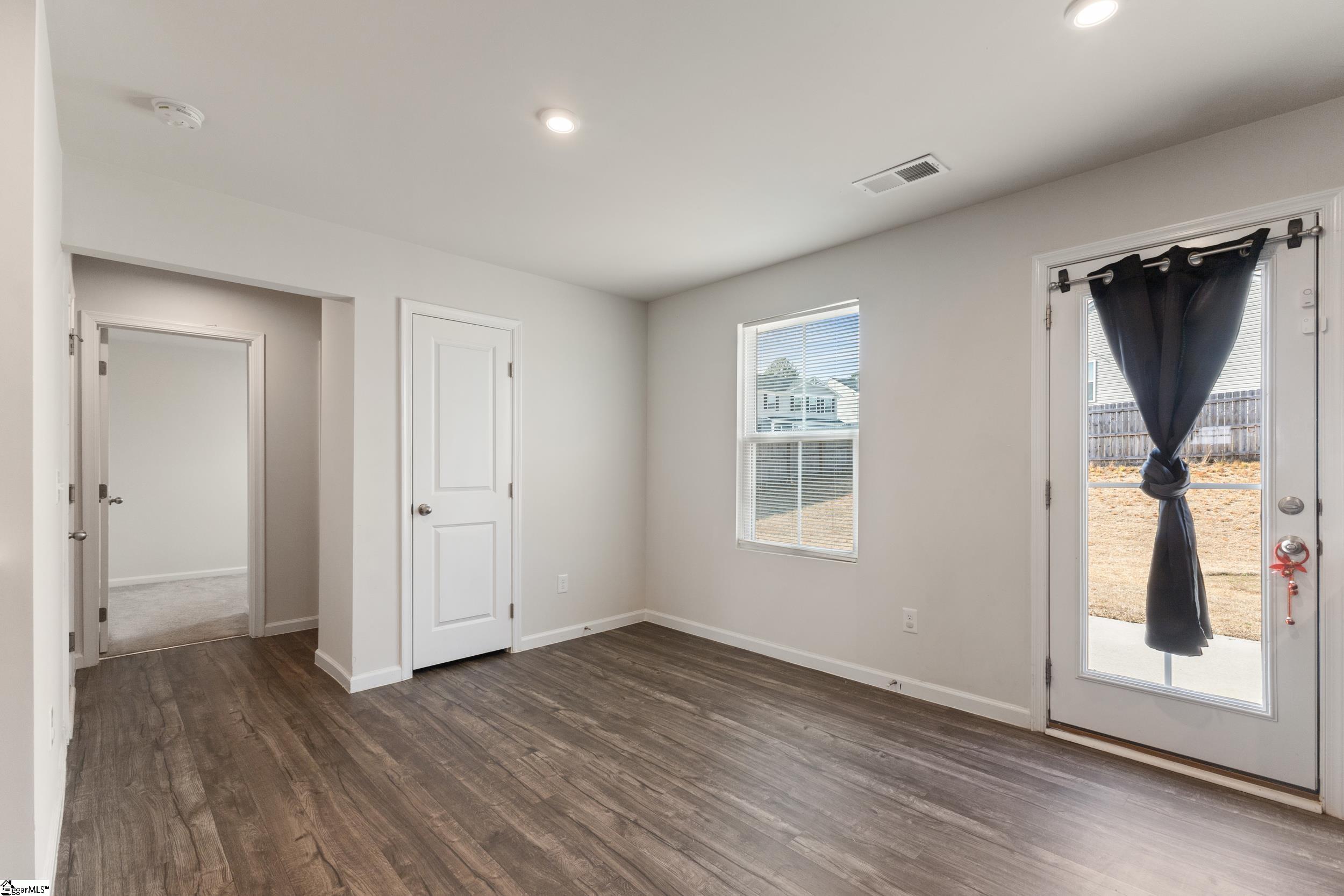 301 Elwin Lane Greer, SC 29651 - Photo 8 of 20 Gallery Image 8