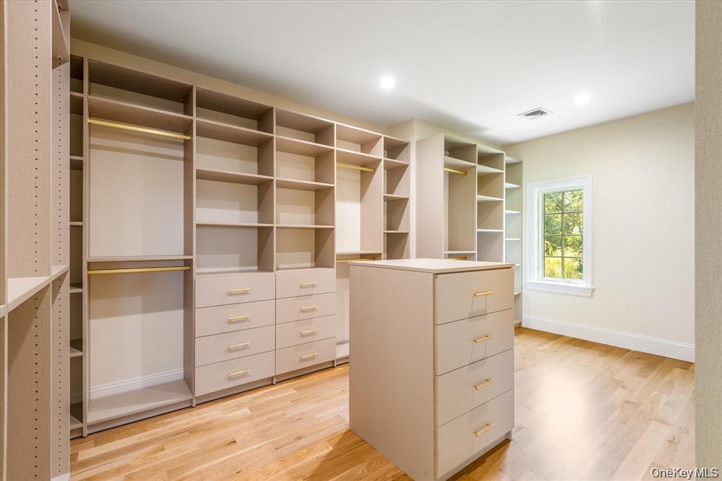 566 East Shore Road Kings Point, NY 11024 - Photo 23 of 42