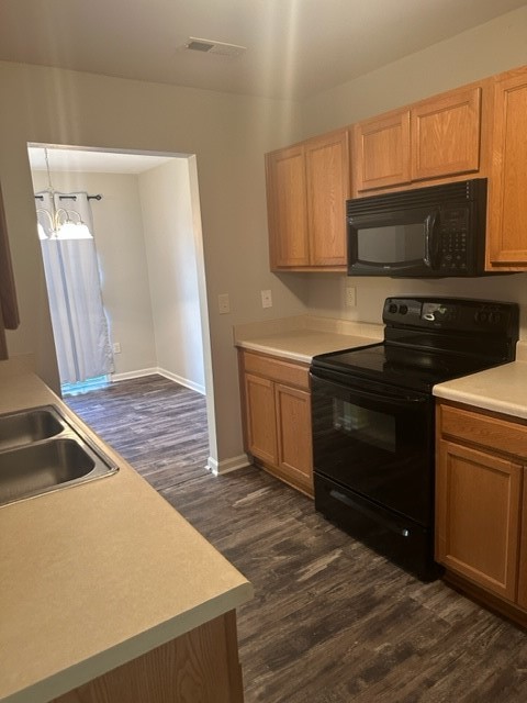 717 Bellview Way Seneca, SC 29678 - Photo 5 of 18 Gallery Image 5