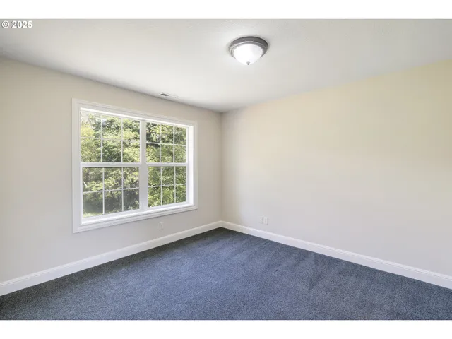 a view of a tennis court