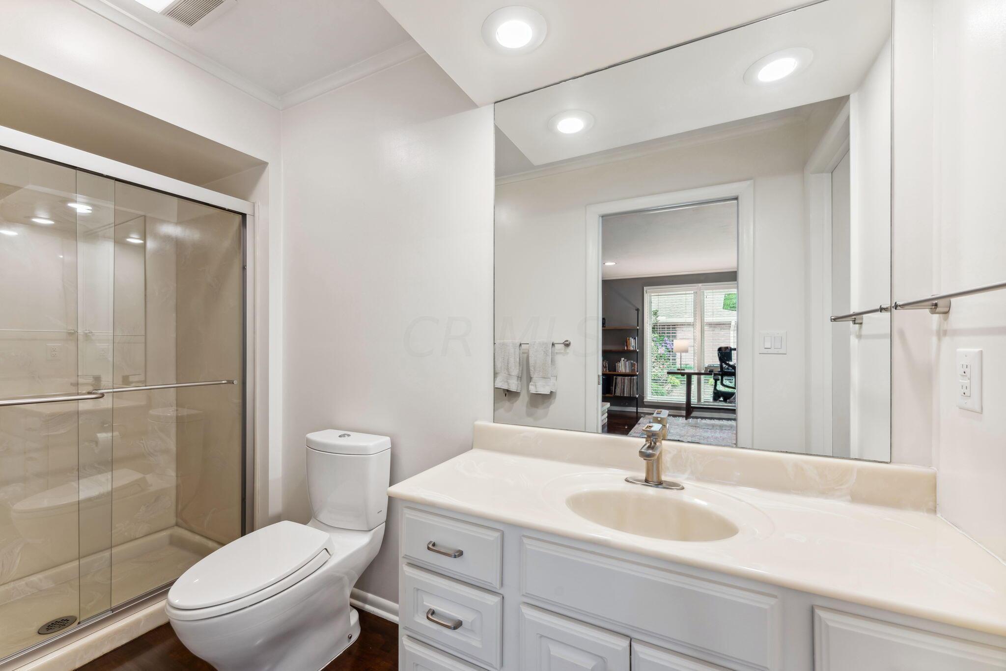2579 Middlesex Road Upper Arlington, OH 43220 - Photo 48 of 92 Ensuite Bathroom