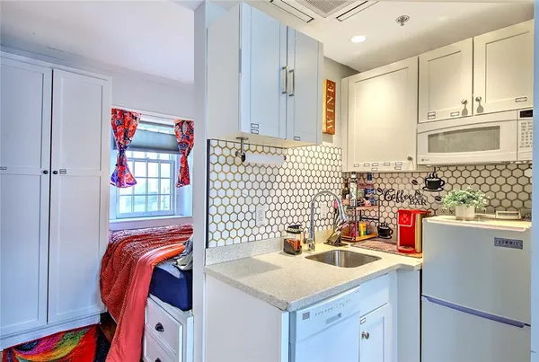 $225,000 | 65 Weybosset Street, Unit 314, Providence, RI 02903