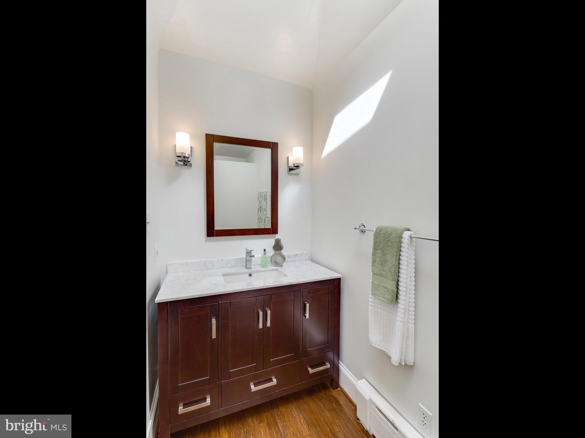 3708 Reno Road Northwest Washington, DC 20008 - Photo 17 of 29 Bath (Master)