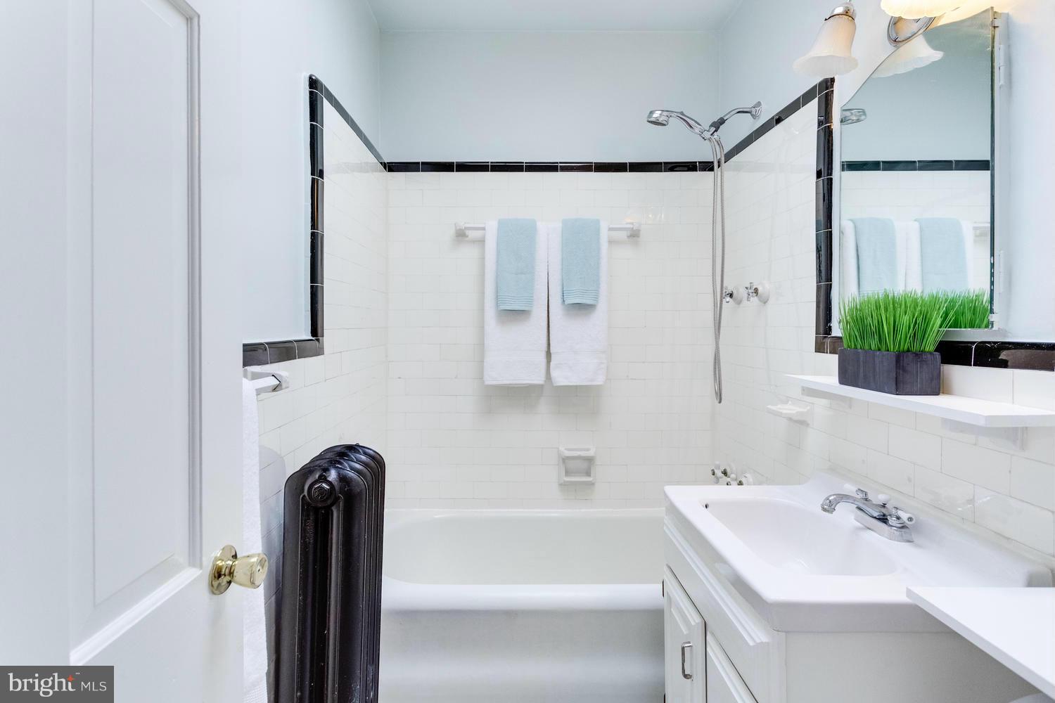 3708 Reno Road Northwest Washington, DC 20008 - Photo 23 of 29 Bath