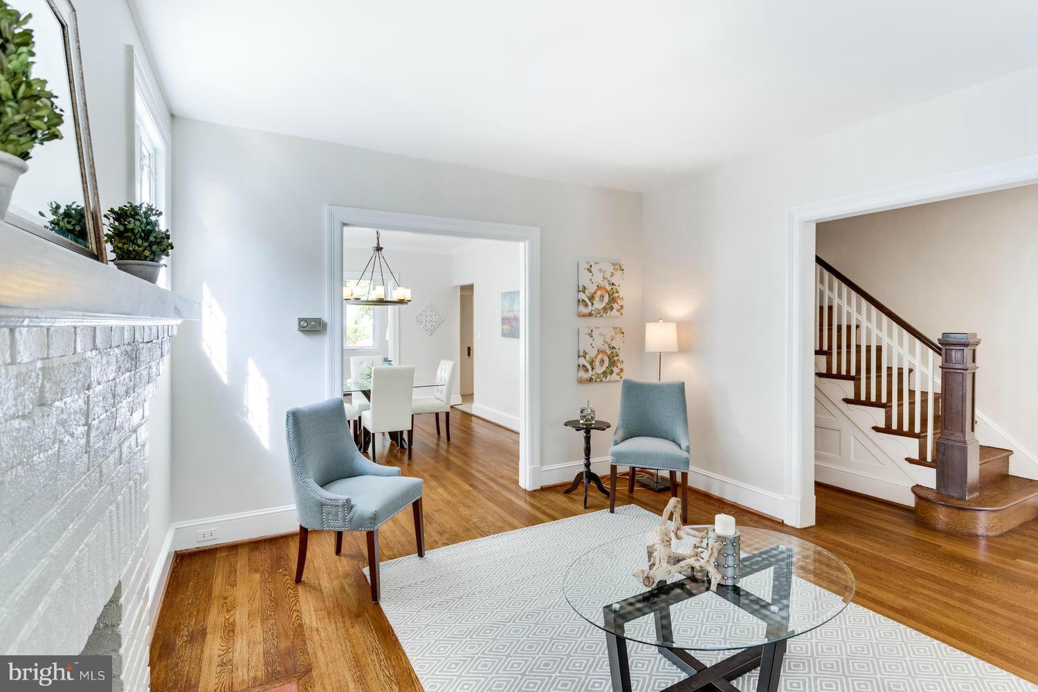 3708 Reno Road Northwest Washington, DC 20008 - Photo 7 of 29 Living Room