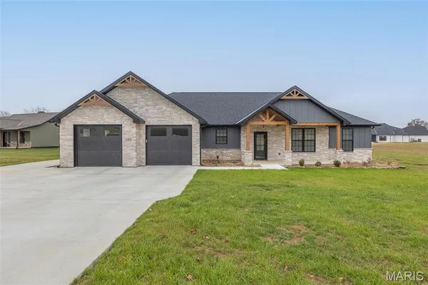 $599,900 | 140 Pondside Lane, Poplar Bluff, MO 63901
