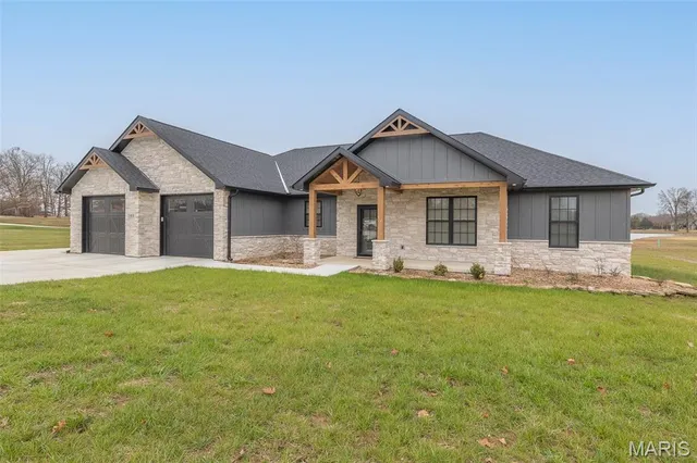 $610,000 | 140 Pondside Lane, Poplar Bluff, MO 63901