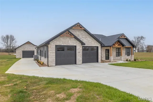 $610,000 | 140 Pondside Lane, Poplar Bluff, MO 63901