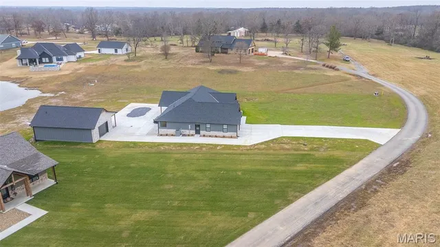 $610,000 | 140 Pondside Lane, Poplar Bluff, MO 63901