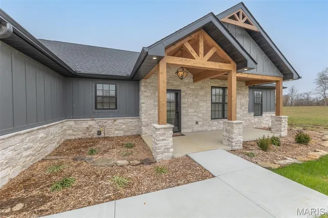 $610,000 | 140 Pondside Lane, Poplar Bluff, MO 63901
