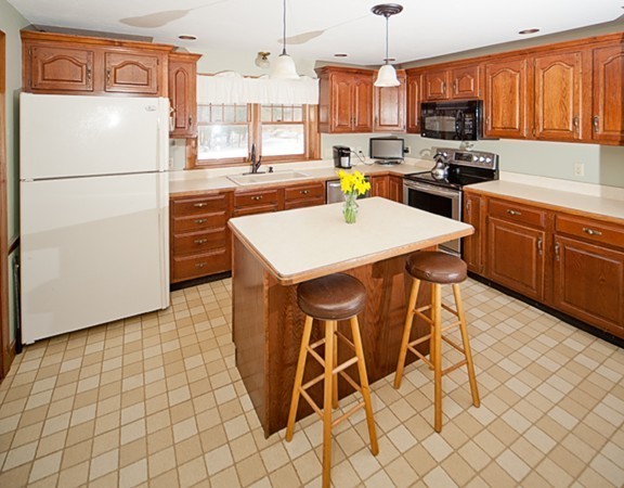 76 Union Street Hanson, MA 02341 - Photo 6 of 21