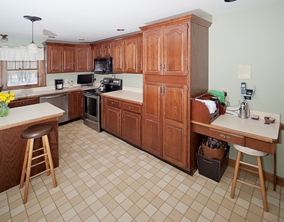 76 Union Street Hanson, MA 02341 - Photo 7 of 21