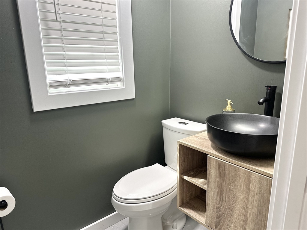 237 River Road Andover, MA 01810 - Photo 13 of 24 Gallery Image 13