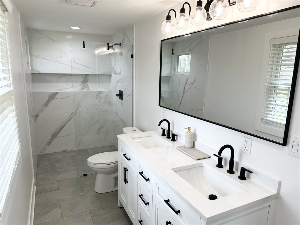 237 River Road Andover, MA 01810 - Photo 17 of 24 Gallery Image 17