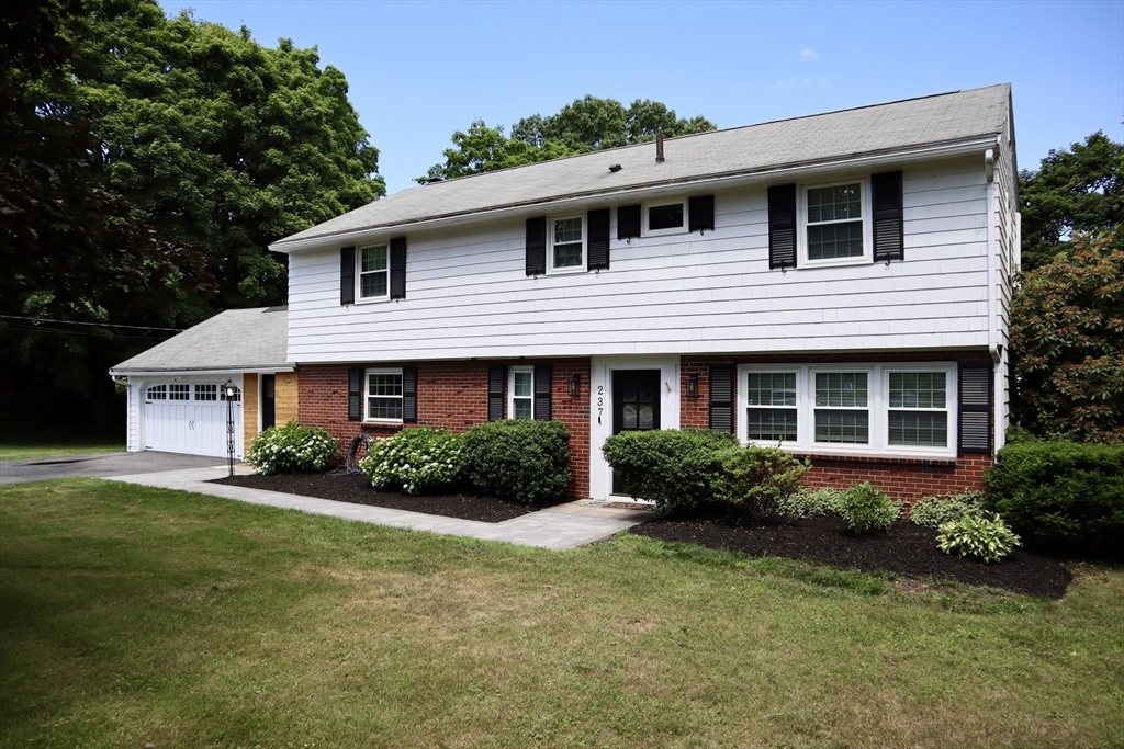 237 River Road Andover, MA 01810 - Photo 2 of 24 Gallery Image 2