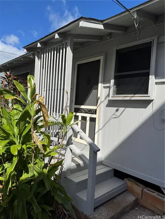 $2,300 | 855 9th Avenue, Honolulu, HI 96816