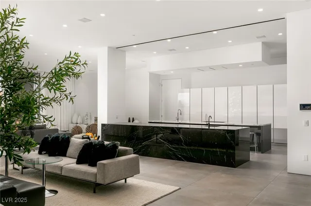 $75,000 | 14 Magic Stone Lane, Las Vegas, NV 89135