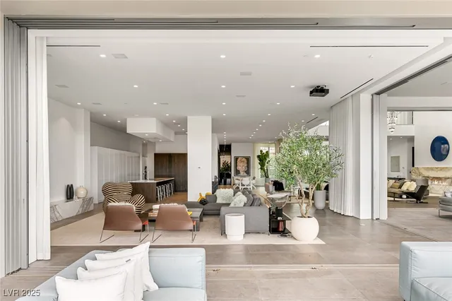 $75,000 | 14 Magic Stone Lane, Las Vegas, NV 89135