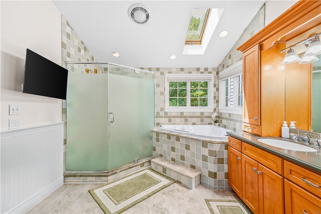 9 Pheasant Run Road North Smithfield, RI 02896 - Photo 29 of 32