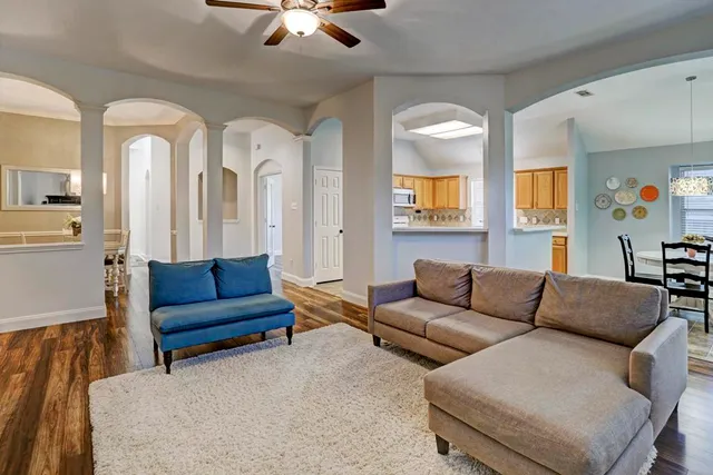 $2,500 | 4903 Lake Catherine Court, Richmond, TX 77407