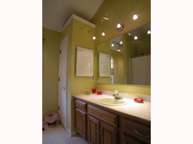 7675 River Road, Unit 26 Indianapolis, IN 46240 - Photo 8 of 12 Gallery Image 8