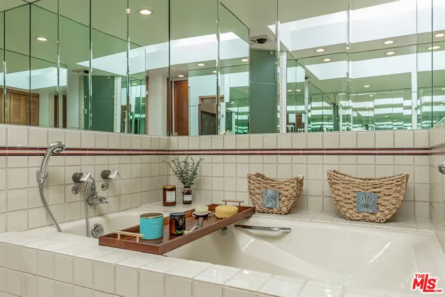 $5,250,000 | 22664 Pacific Coast Highway, Unit 4, Malibu, CA 90265