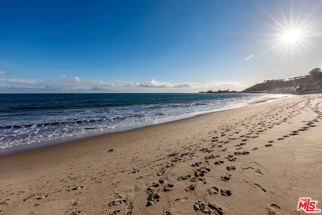 $5,250,000 | 22664 Pacific Coast Highway, Unit 4, Malibu, CA 90265