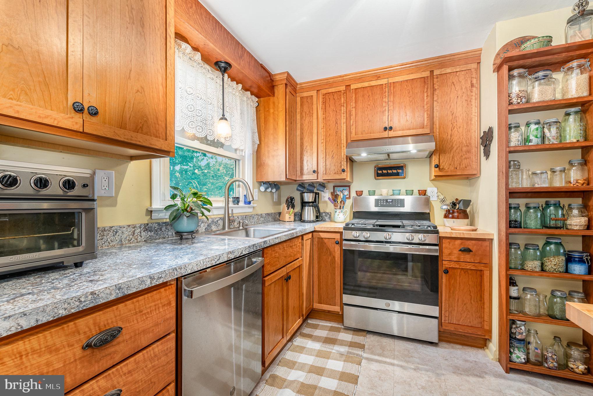 121 Henry Road Enola, PA 17025 - Photo 6 of 28 Gallery Image 6