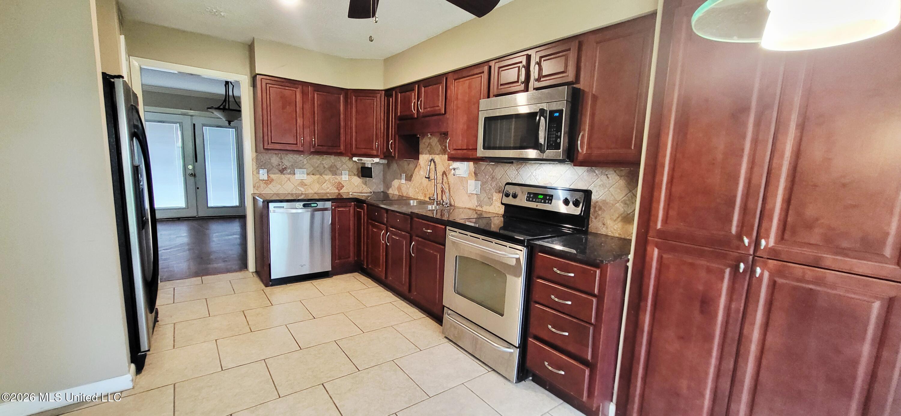 928 Courthouse Road, Unit 25 Gulfport, MS 39507 - Photo 4 of 17 20260430_140909