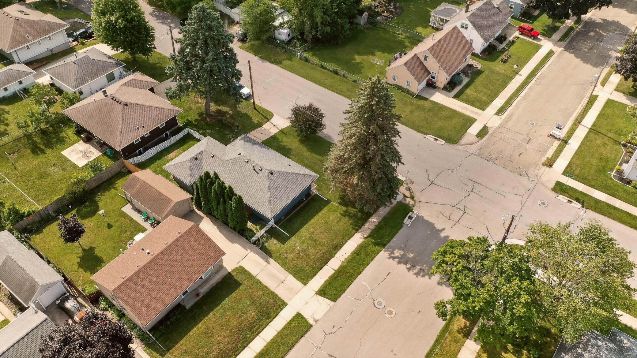 1401 10th Street Northeast Rochester, MN 55906 - Photo 9 of 36