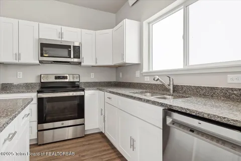 $675,000 | 90 Alpine Trail, Unit 32, Victor, ID 83455