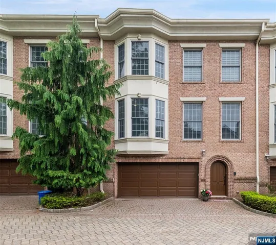 $1,250,000 | 1602 Center Avenue, Unit B, Fort Lee, NJ 07024