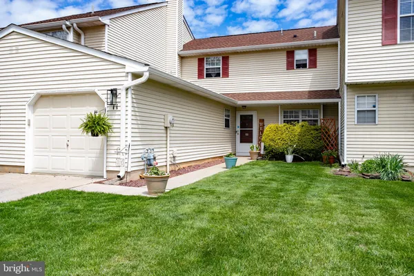 $2,950 | 11 Salisbury Court, Bordentown, NJ 08505