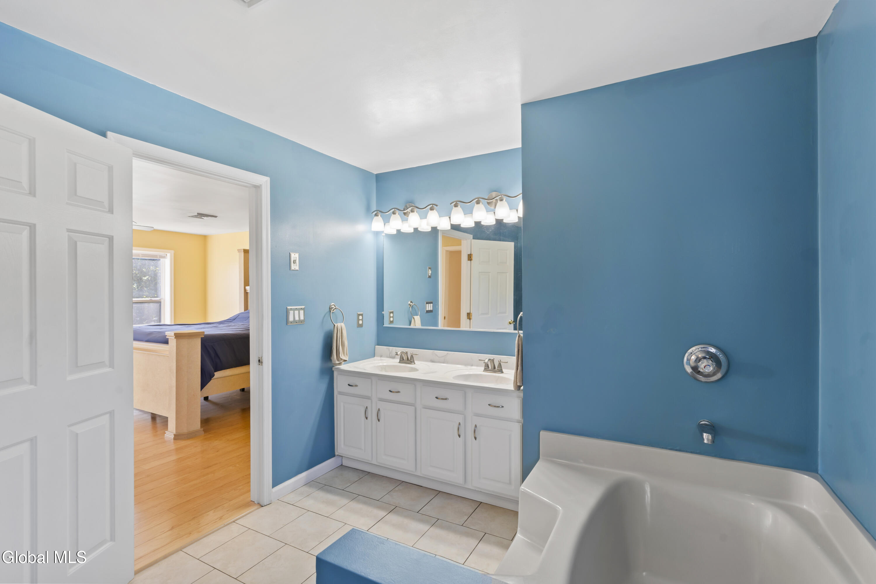 1251 Loudon Road Cohoes, NY 12047 - Photo 35 of 54 DSC07387