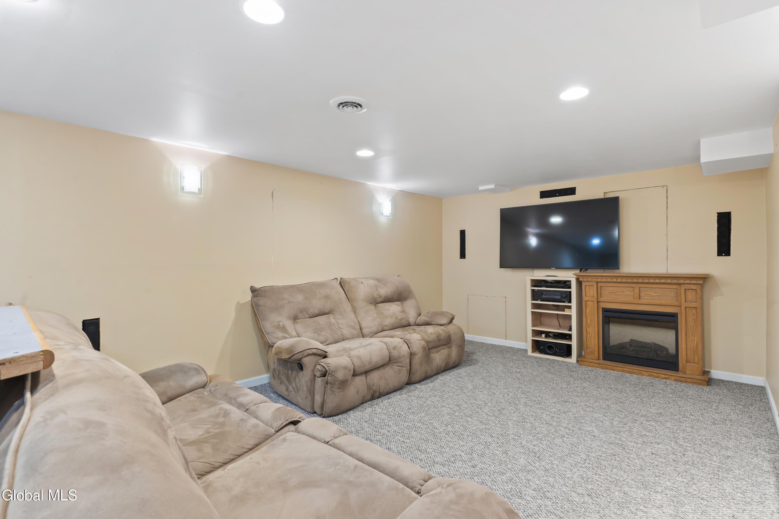 1251 Loudon Road Cohoes, NY 12047 - Photo 44 of 54 DSC07414