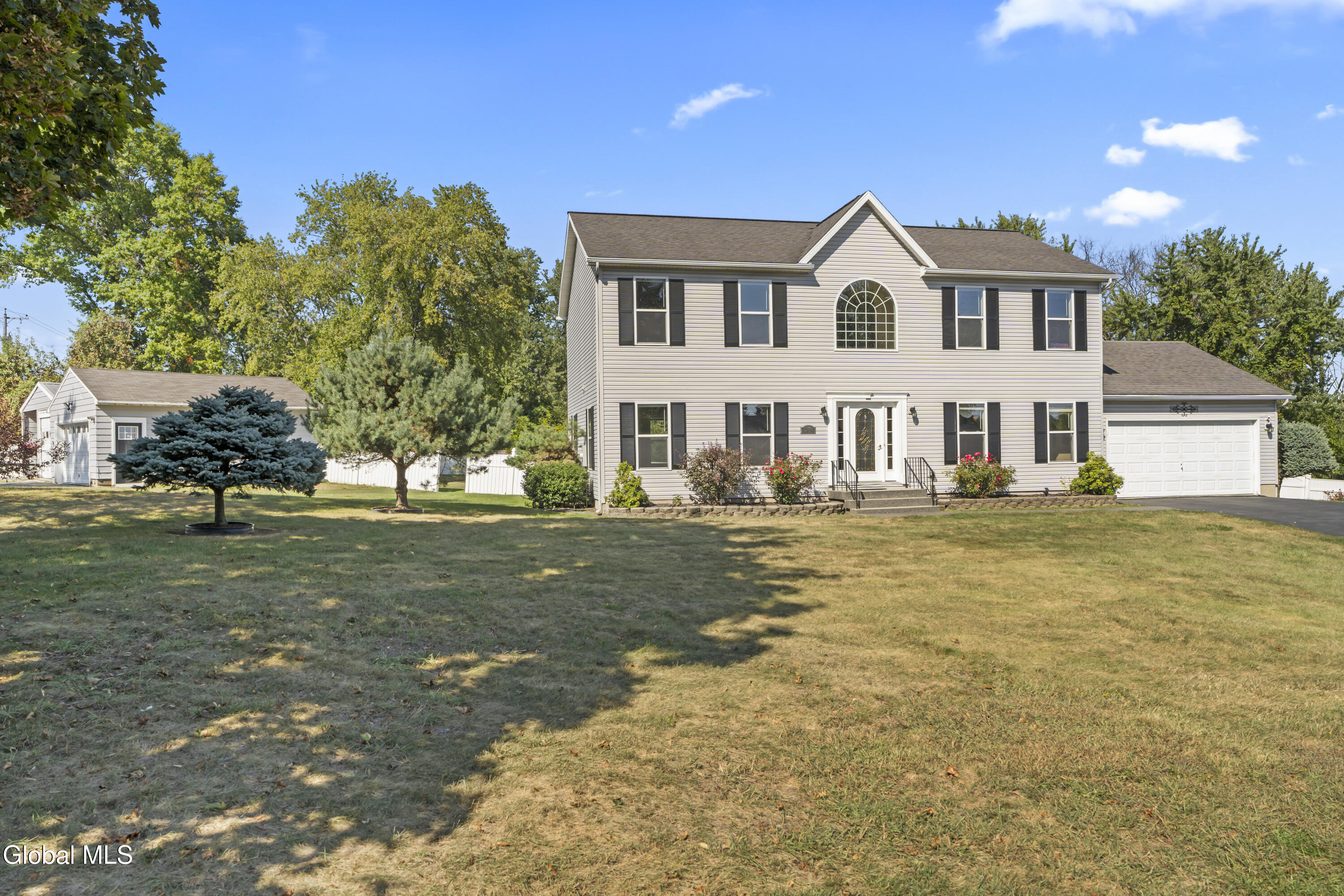 1251 Loudon Road Cohoes, NY 12047 - Photo 5 of 54 DSC07297